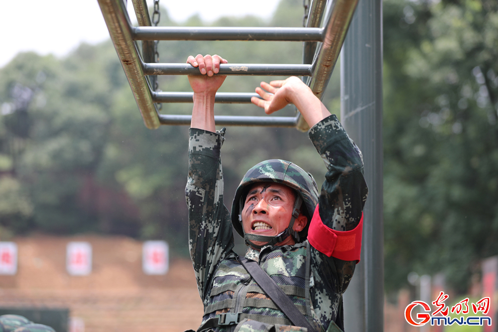 超燃！直击武警四川总队特战侦察比武