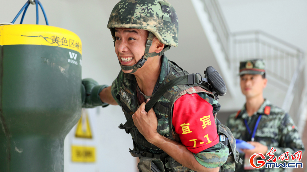 超燃！直击武警四川总队特战侦察比武