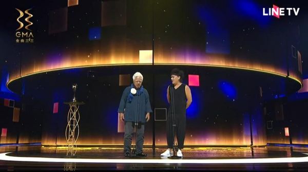 金曲奖／大师颁奖一半突开金口飙歌！「如行走CD」全场击掌赞爆