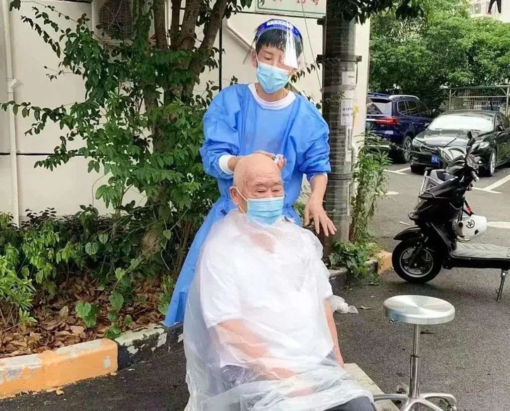 让社区生活井井有条，他们一直在付出……