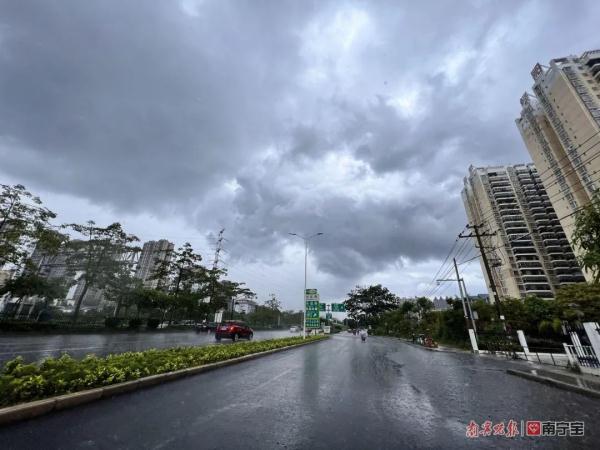 南宁今早暴雨，你上班迟到没？台风“暹芭”已停编