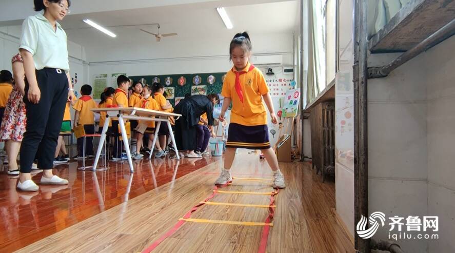 济宁市霍家街小学趣味游戏替代“期末考卷”(图3)