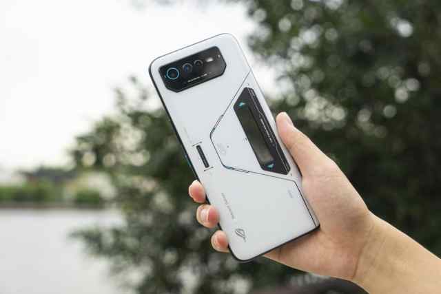 腾讯ROG游戏手机6 Pro评测：极致操控，以骁龙8+带来手游新体验