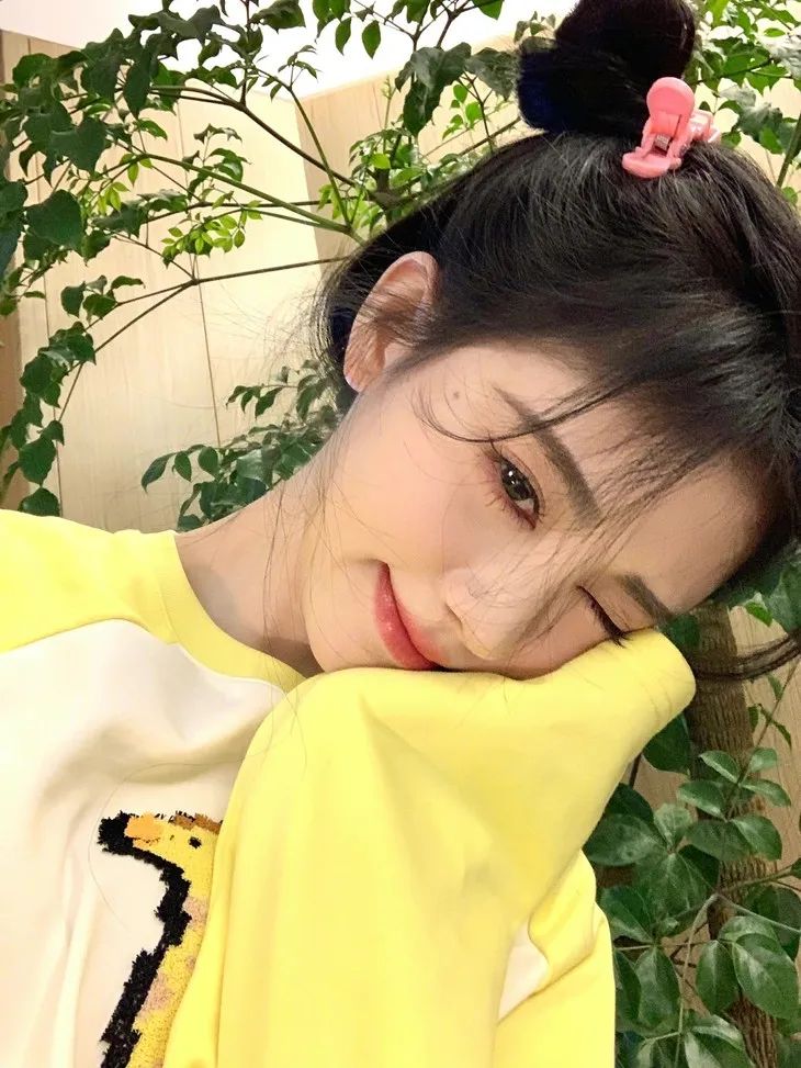 OMG | 倪妮这自拍角度普通人真hold不住