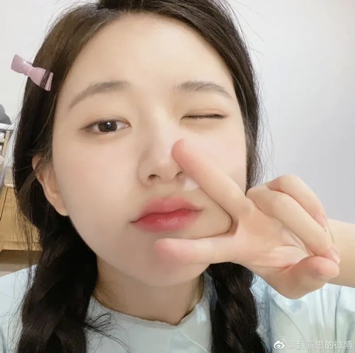 OMG | 倪妮这自拍角度普通人真hold不住