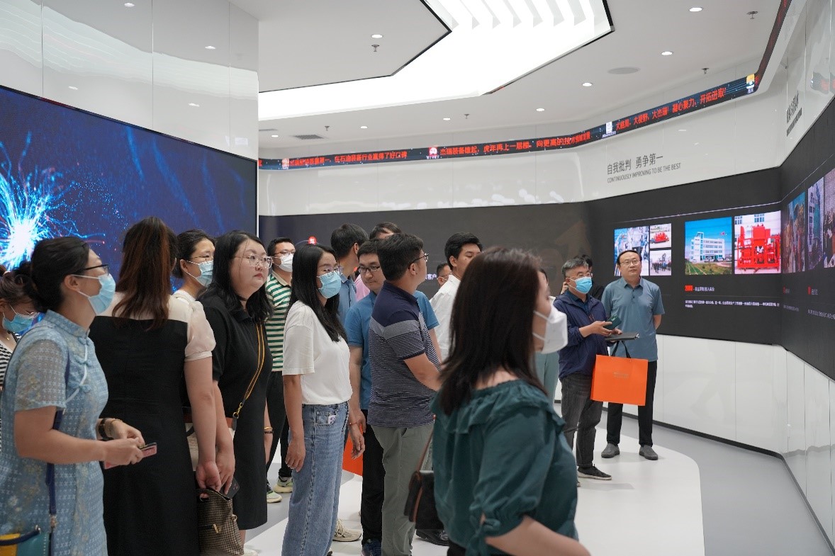 互联网协同研发新玩法 橙色云生态链发布超静音高速吹风机