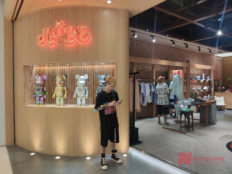 “明星潮牌鼻祖”陈冠希连关两店 艺人为何开不活潮牌？