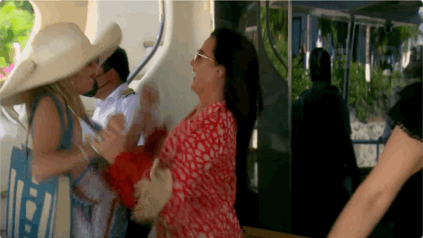 起火先救铂金包，从难民逆天改命到拥有20亿身家的她