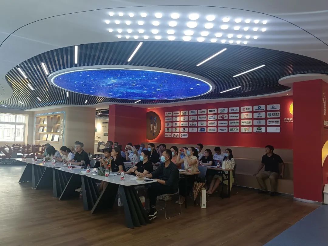 济南新材料产业园区举办“专精特新”“瞪羚企业”政策及资本对接会