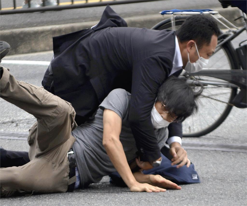 已逮捕枪击安倍晋三的嫌疑人：名为山上彻也，42岁