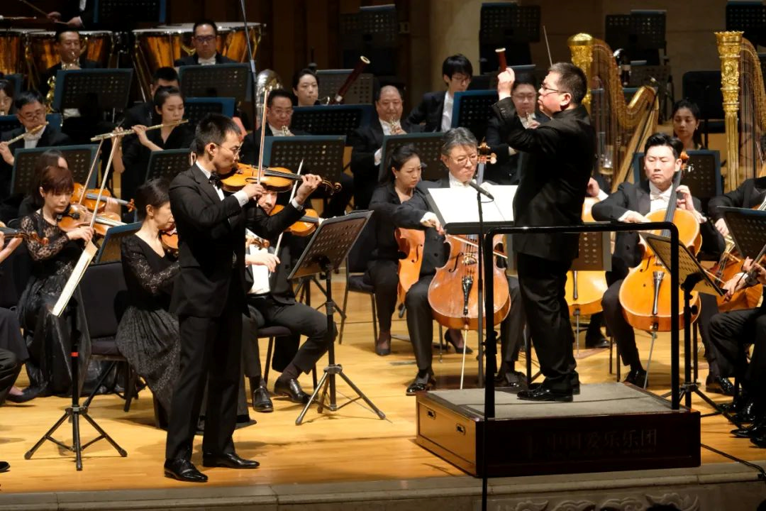 “外冷内热”读“老肖”| 乐评