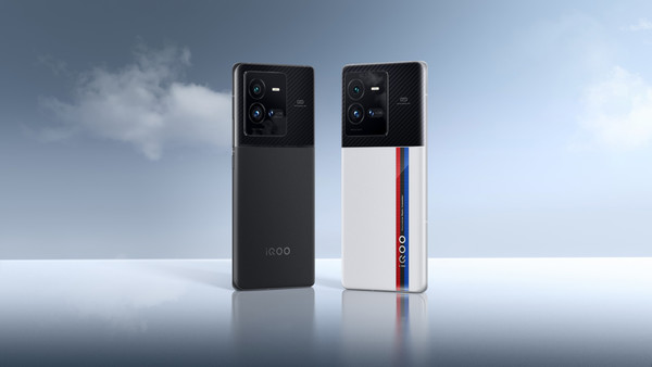 早报：龙芯三号配套桥片发布 iQOO 10系列正式上市