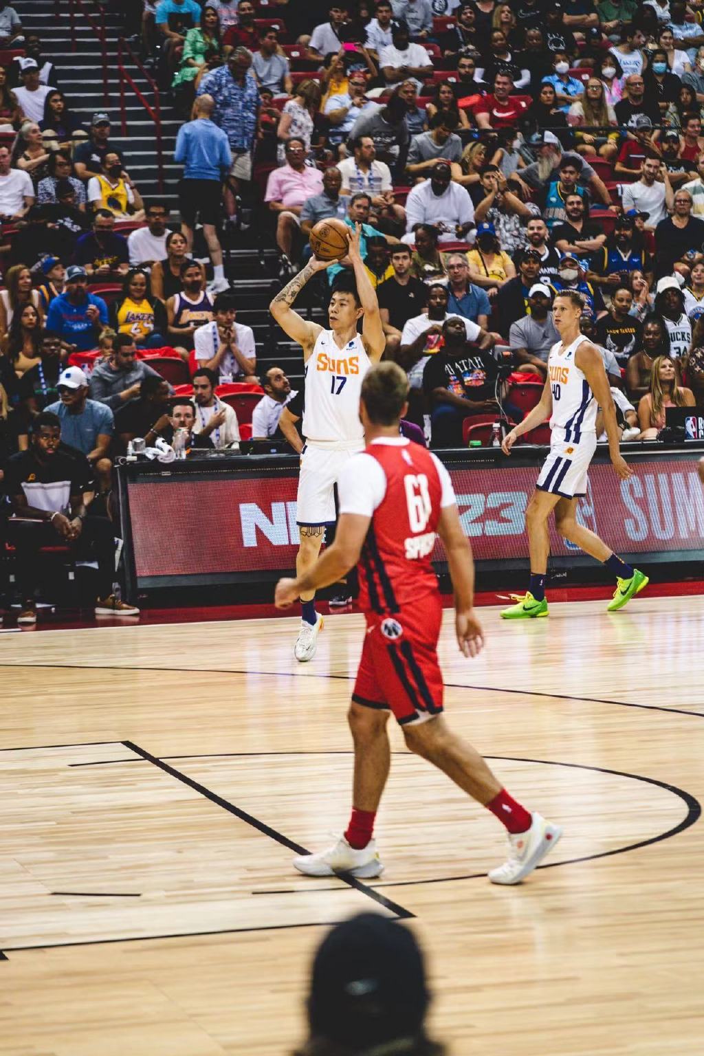 曾凡博为什么可以去nba(由曾凡博说开去，一定要统治CBA才能闯荡NBA吗)