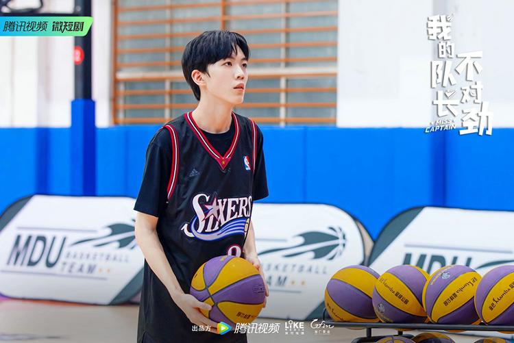 《我的队长不对劲》免费完整观看（免费国语版）【1080P英文中字】百度云网盘完整资源 - 小轻秀场