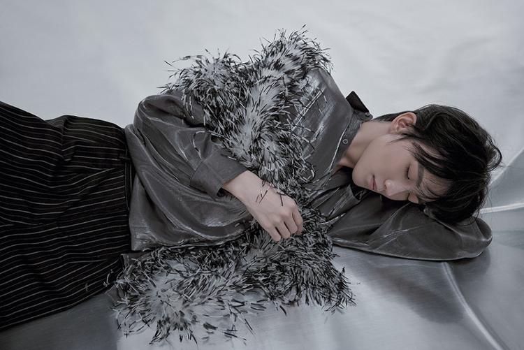 《我的队长不对劲》热血开播 郑明鑫演绎温柔医学研究生