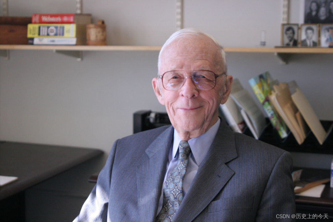 历史上的今天：MP3 诞生日；系统动力学的开创者诞生；正面战胜 IBM 的计算机公司