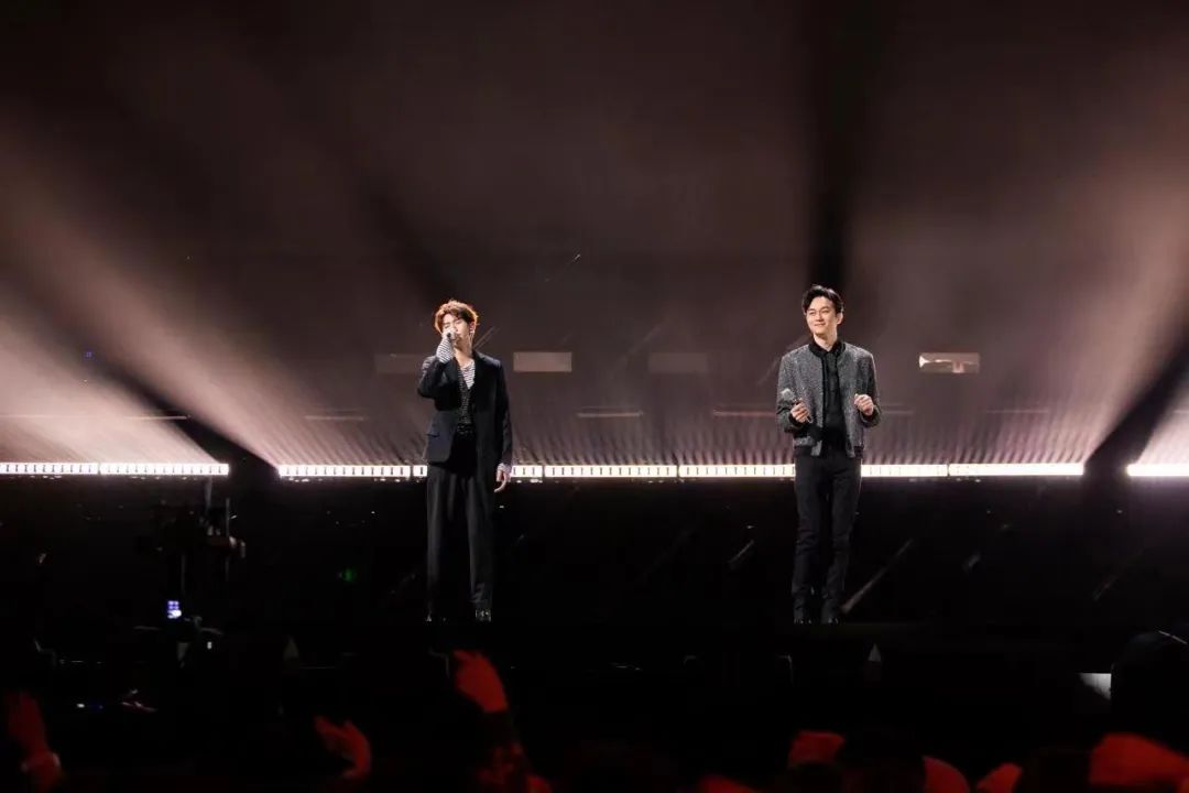 真的不给杨千嬅结一下“打歌费”吗？@Eason