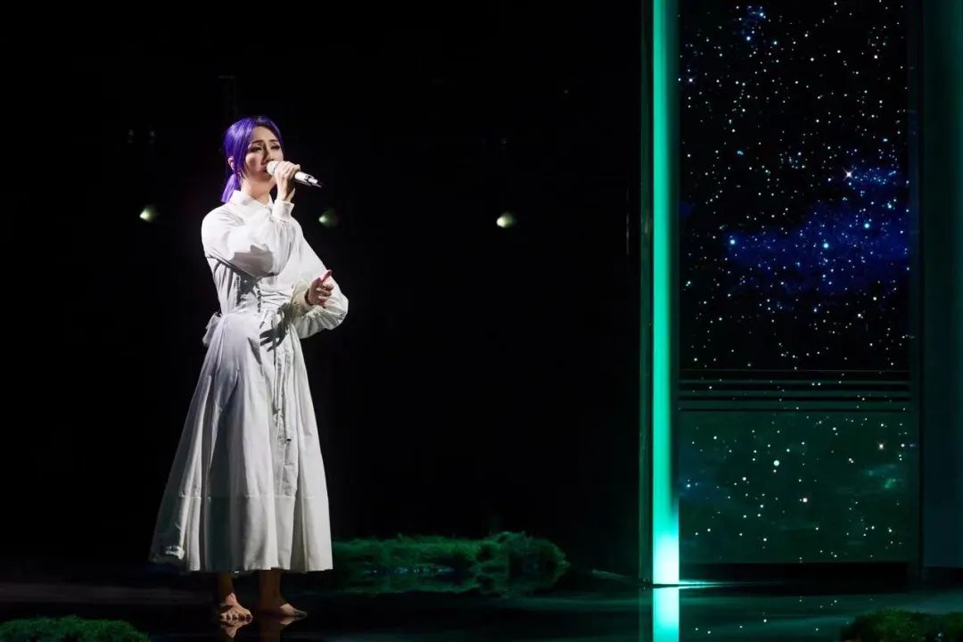 真的不给杨千嬅结一下“打歌费”吗？@Eason