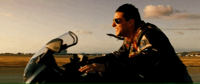 鲍里斯学小马哥，Cosplay阿汤哥变身飞行员，造型实在太油腻被骂翻车