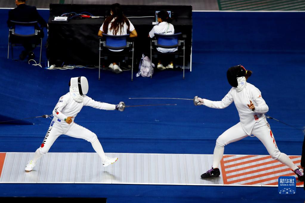 女子重剑(击剑——世锦赛：女子重剑个人赛中国选手余思涵战胜队友施悦馨)