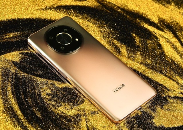 追求性价比的进，这四款2K以下的手机无脑入