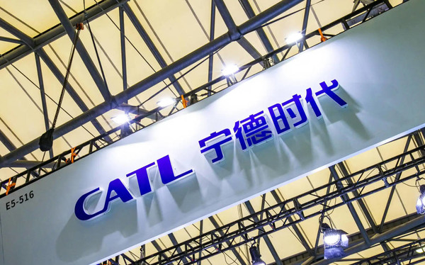 早报：龙芯三号配套桥片发布 iQOO 10系列正式上市