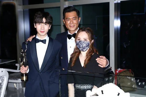 香港电影金像奖“黑马”冯皓扬“擦鞋”古天乐，被赞演技好过“视帝”，得奖后即转战TVB读训练班