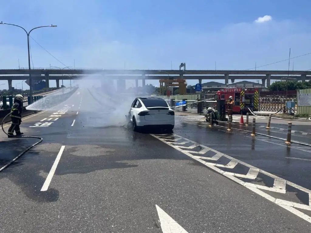 林志颖车祸事故或许是意外，但特斯拉碰撞着火显然不是