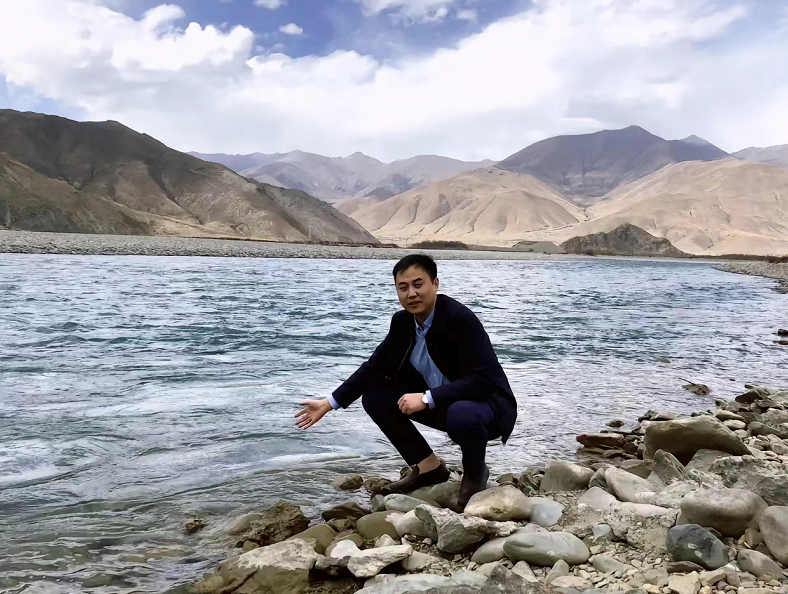 父女似“爷孙”，妻子调侃回应：从朱亚文到猪八戒的进化过程