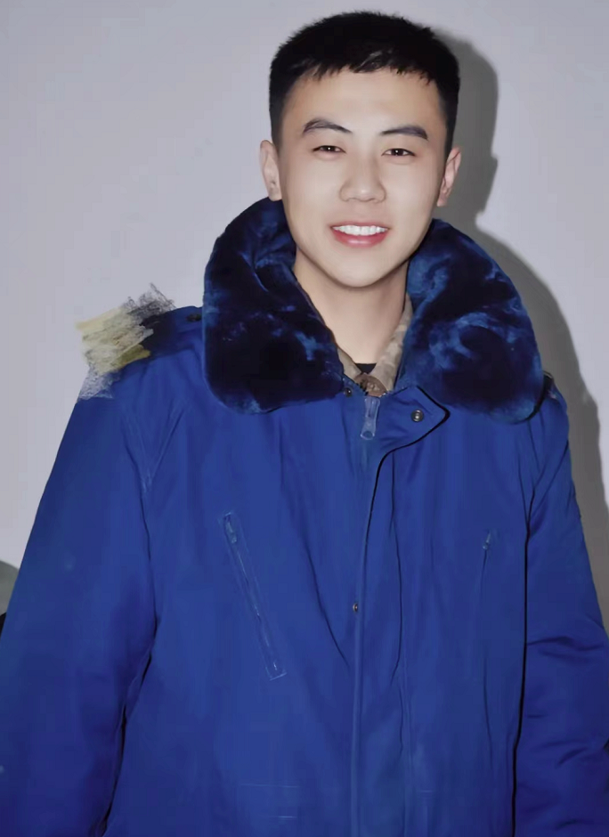 父女似“爷孙”，妻子调侃回应：从朱亚文到猪八戒的进化过程