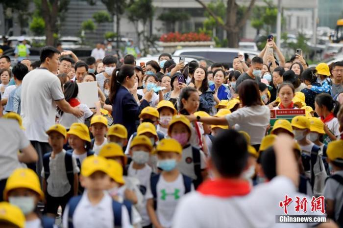 北京全面開啟教師輪崗，會“重錘”學區房嗎？