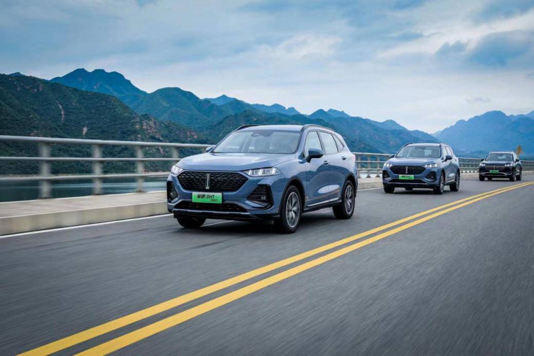 封车讯｜防遗留儿童窒息神器诞生：当车外温度高于23°，魏牌拿铁的天窗将自动翘起