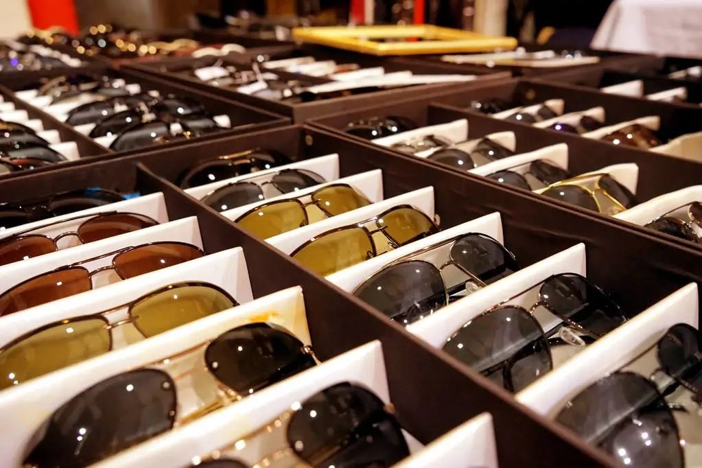 太阳镜颜色那么多，到底该怎么选？