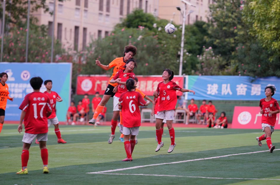 南宁市第十七中学初中女子足球队卫冕冠军--飞鸽体育