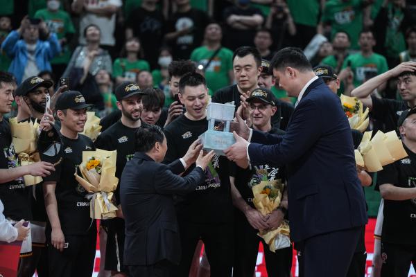 夺得队史第三个CBA总冠军，辽宁男篮“惹不起”，赢在经验和人才储备