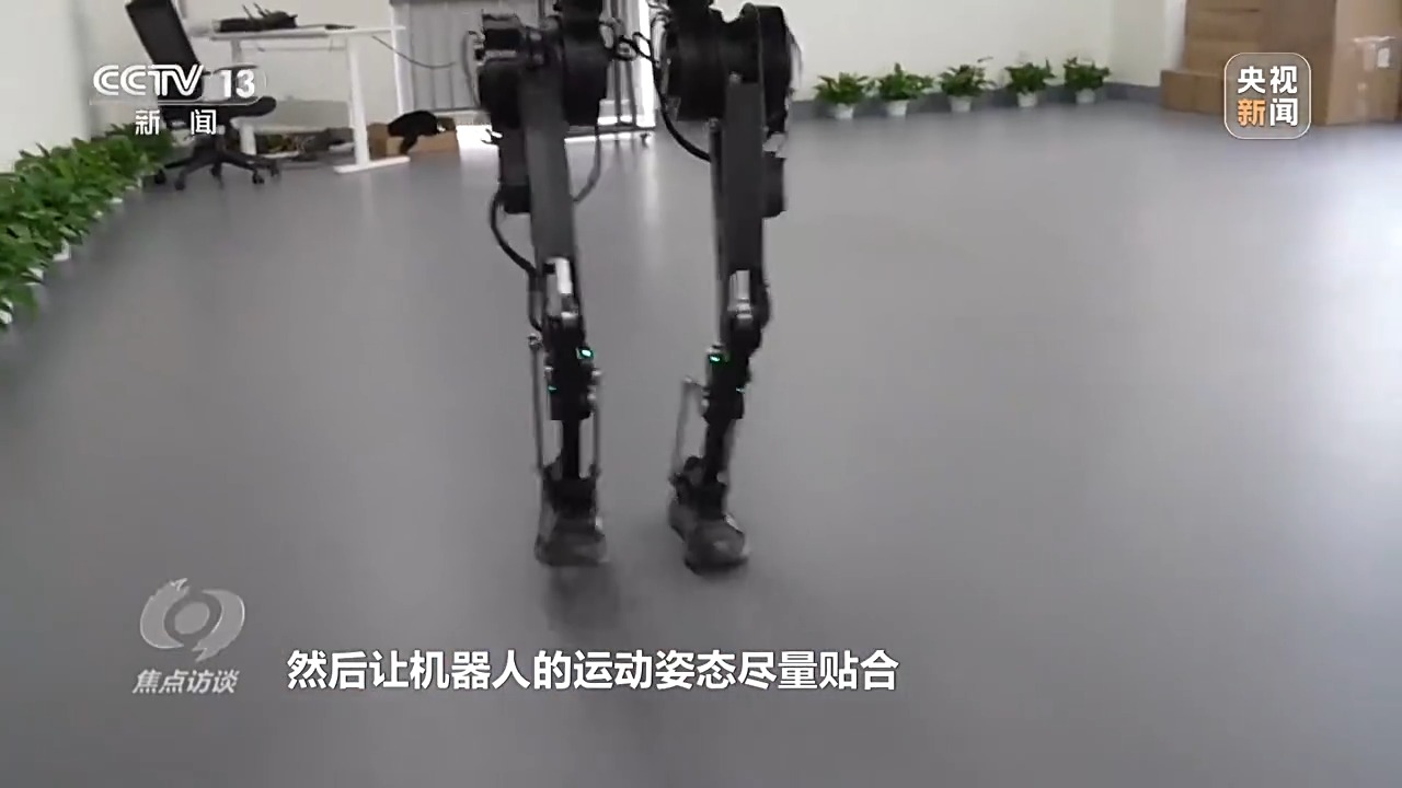 被机器人半马刷屏 看“花式奔跑”背后机器人产业的新未来