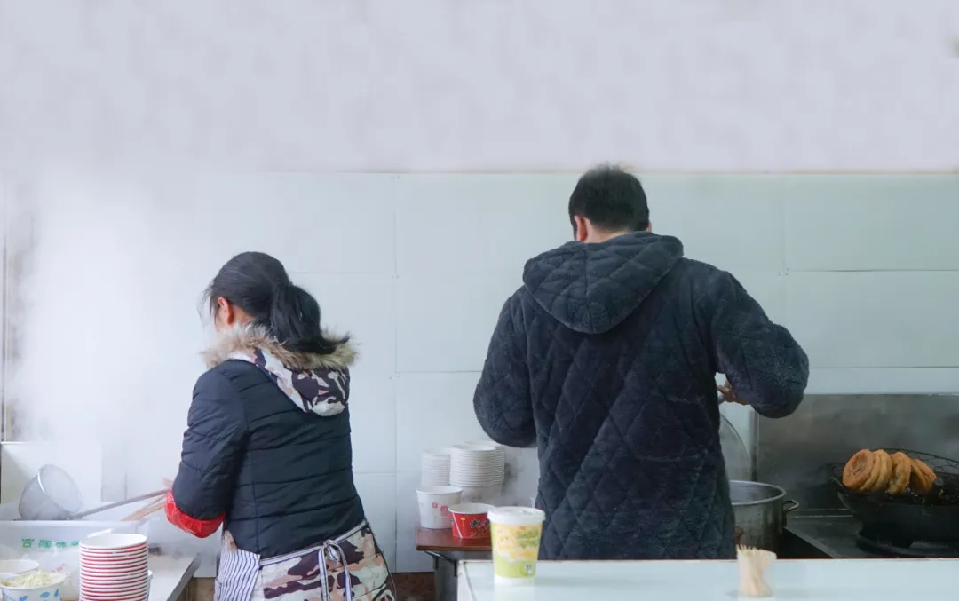走，去红安占店老街过早