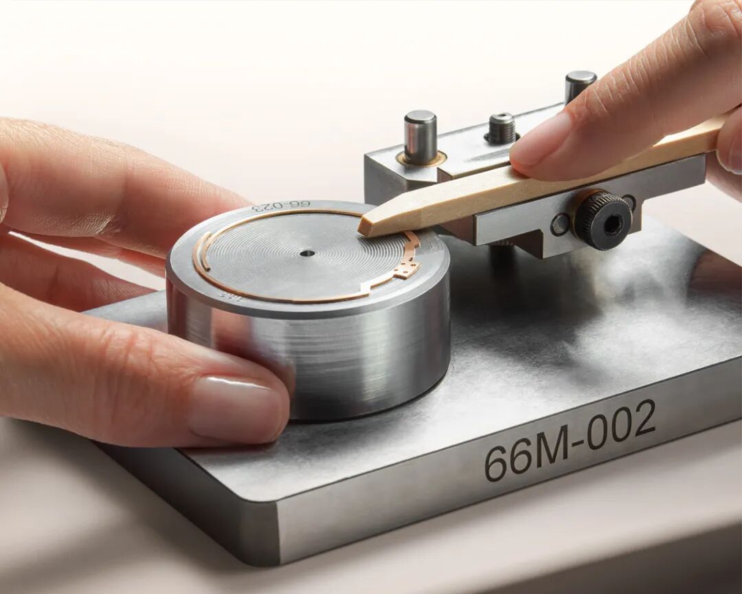 290年历史的宝珀抛出大复杂王炸，双旋律大小自鸣，必须是腕表