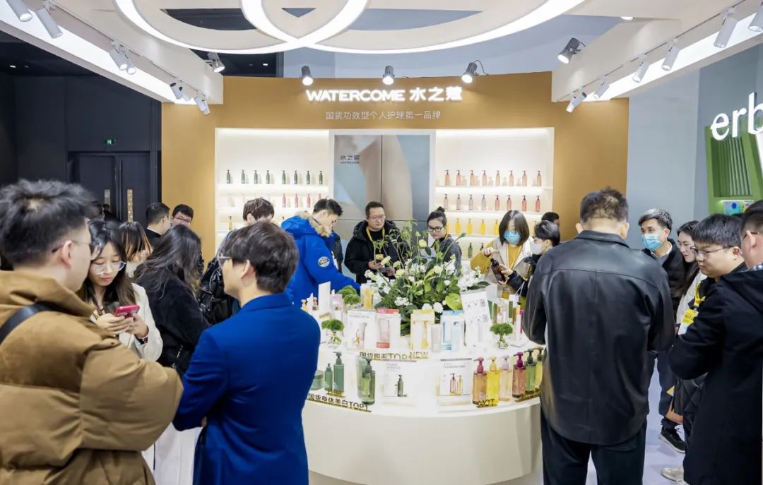 从“脱毛神器”到功效个护第一品牌，她打造国货黑马，年销10亿