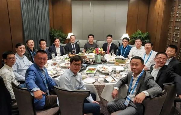 美团、京东“正面肉搏”，富豪们的外卖生意到底如何赚钱？