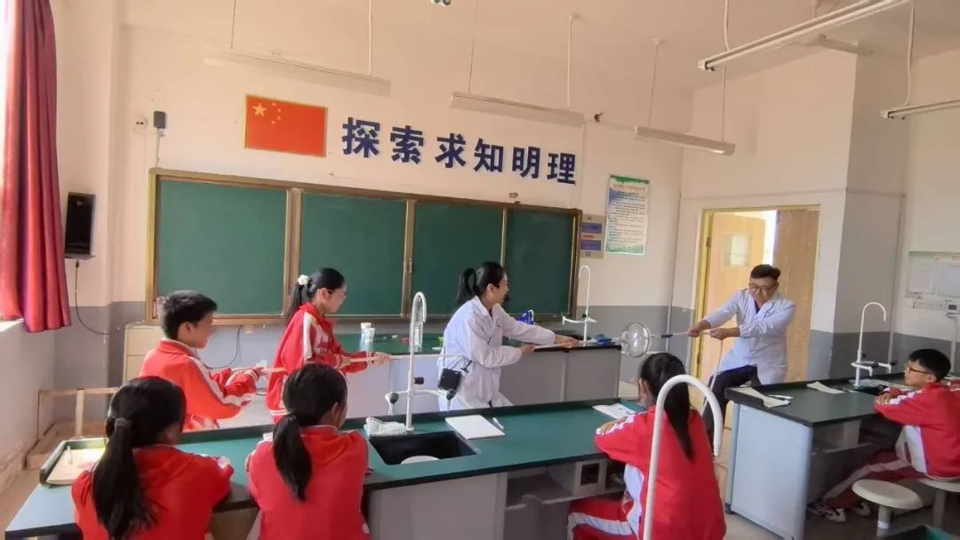 四十里堡镇：科普课堂进基层，立德树人润心田