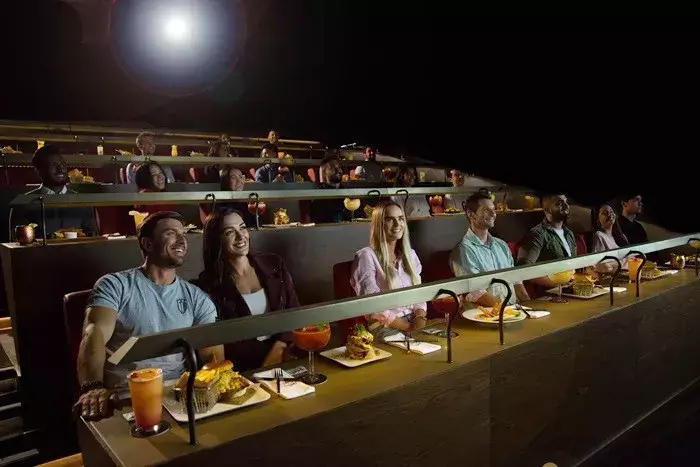 电影院有权不让带饮料吗（去电影院看电影，究竟能不能自带食品？！）