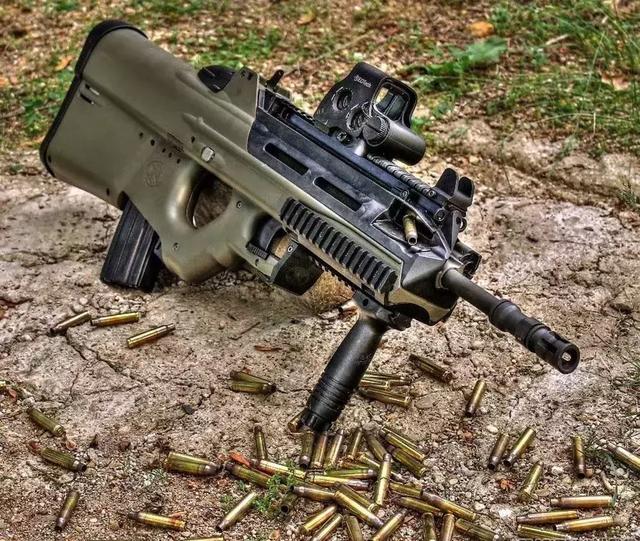  各种各样的枪械，盘点世界最好用的10把枪 