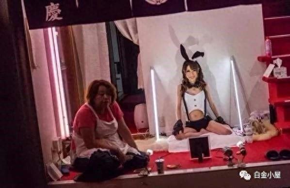 荷兰阿姆斯特丹红灯区探秘：卖淫/性、赌博、致幻剂