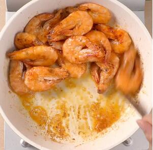 圖片[6]-【椒鹽蝦】做法步驟圖 好吃停不下來 不會廚藝也能做大蝦-起舞食譜網