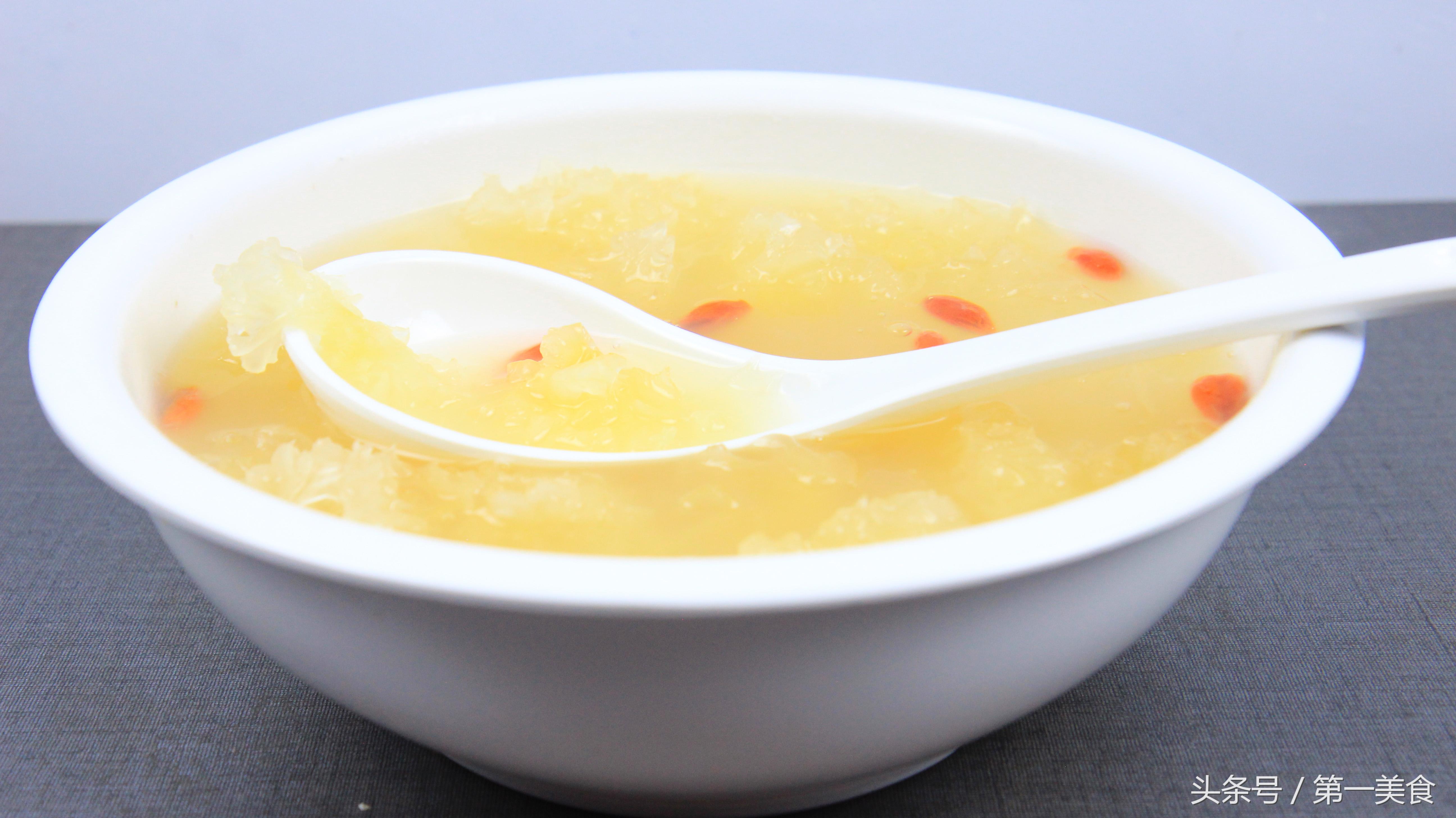 冰糖银耳汤的做法(银耳炖汤的做法大全)