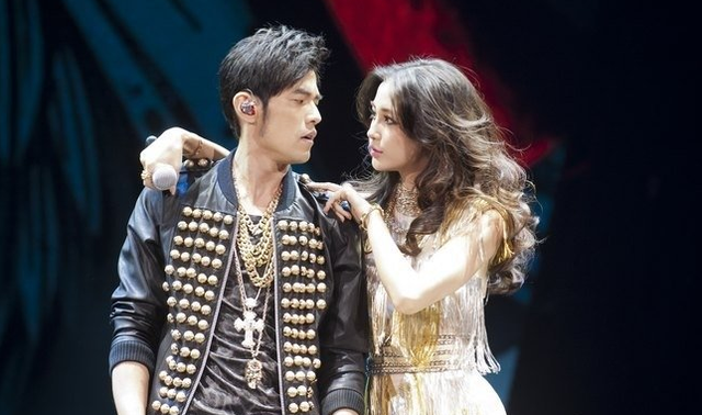 陈伟霆和杨颖做过没(陈伟霆和杨颖同台照片)