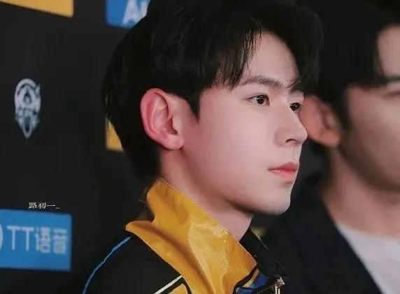 hero无畏谈过几个女友(kpl无畏女朋友图片)