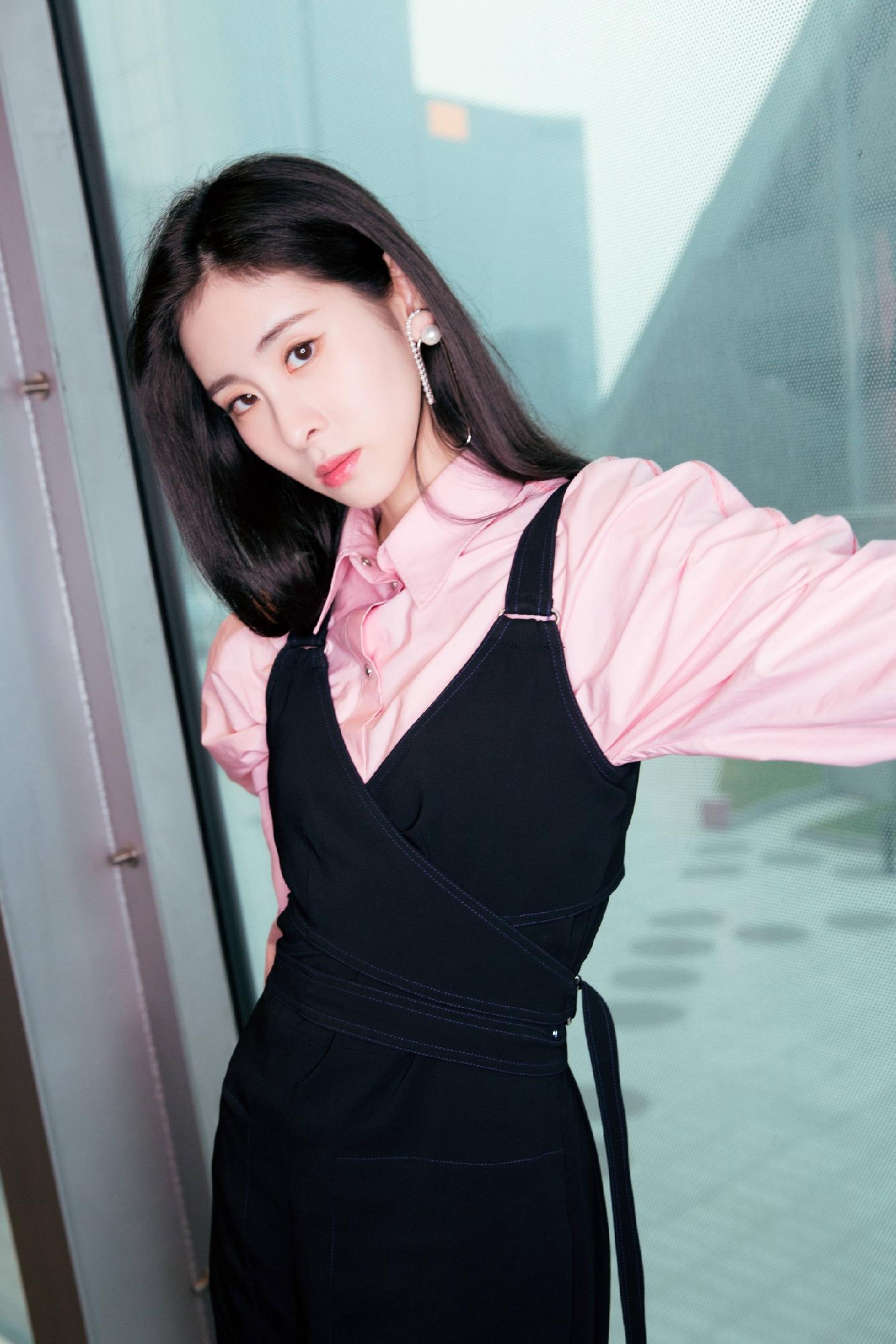 华晨宇和张碧晨结婚了吗（网友神评：不结婚是最好的选择）