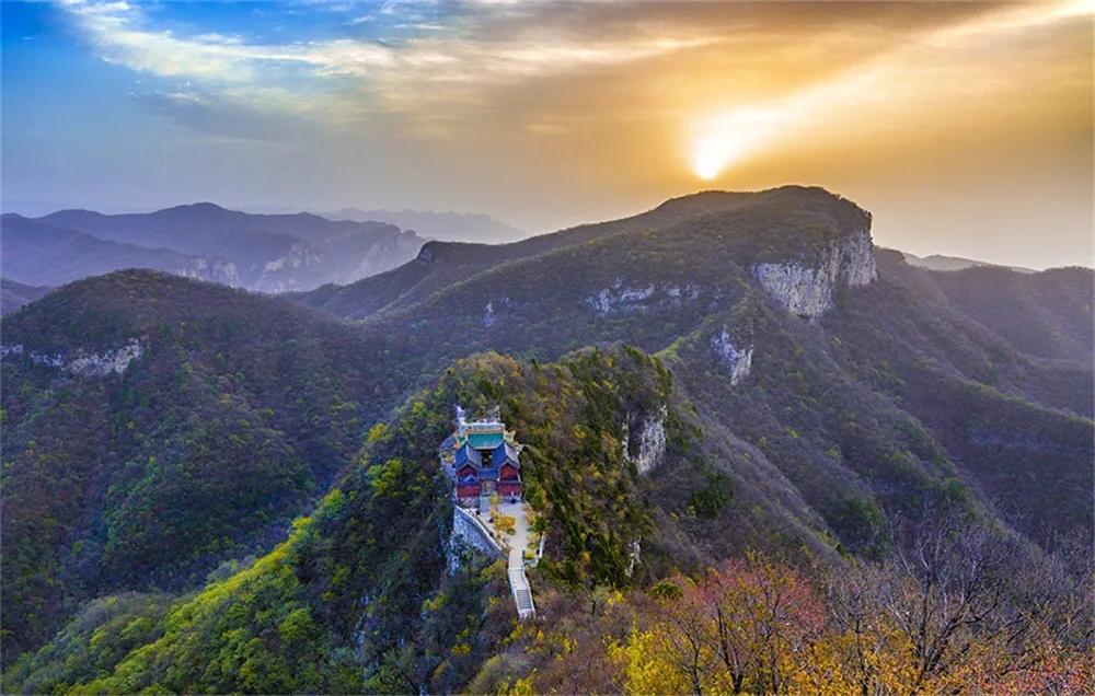 云台山在哪个省哪个市（云台山位置及景观介绍）